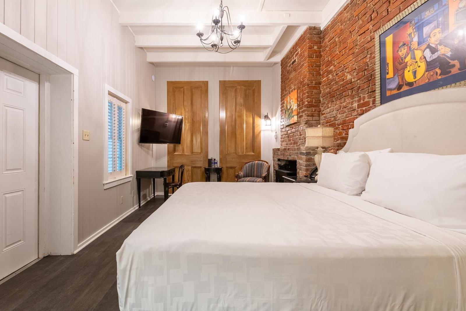 French Quarter Suites Hotel Новый Орлеан Экстерьер фото