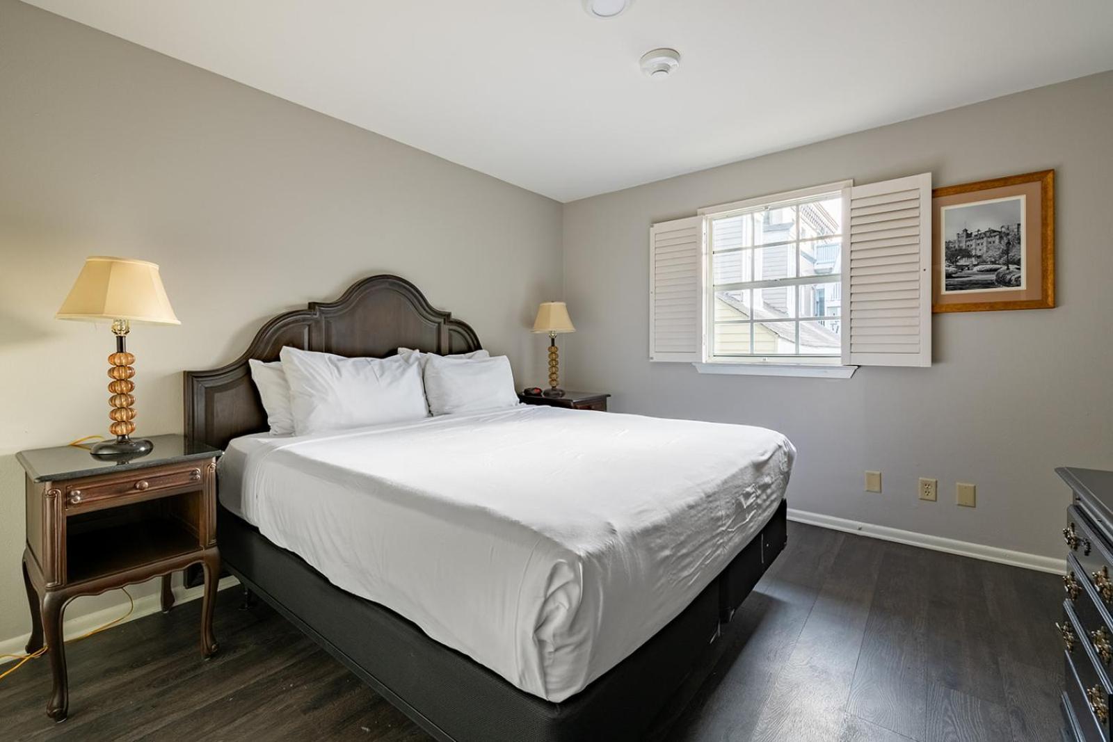 French Quarter Suites Hotel Новый Орлеан Экстерьер фото