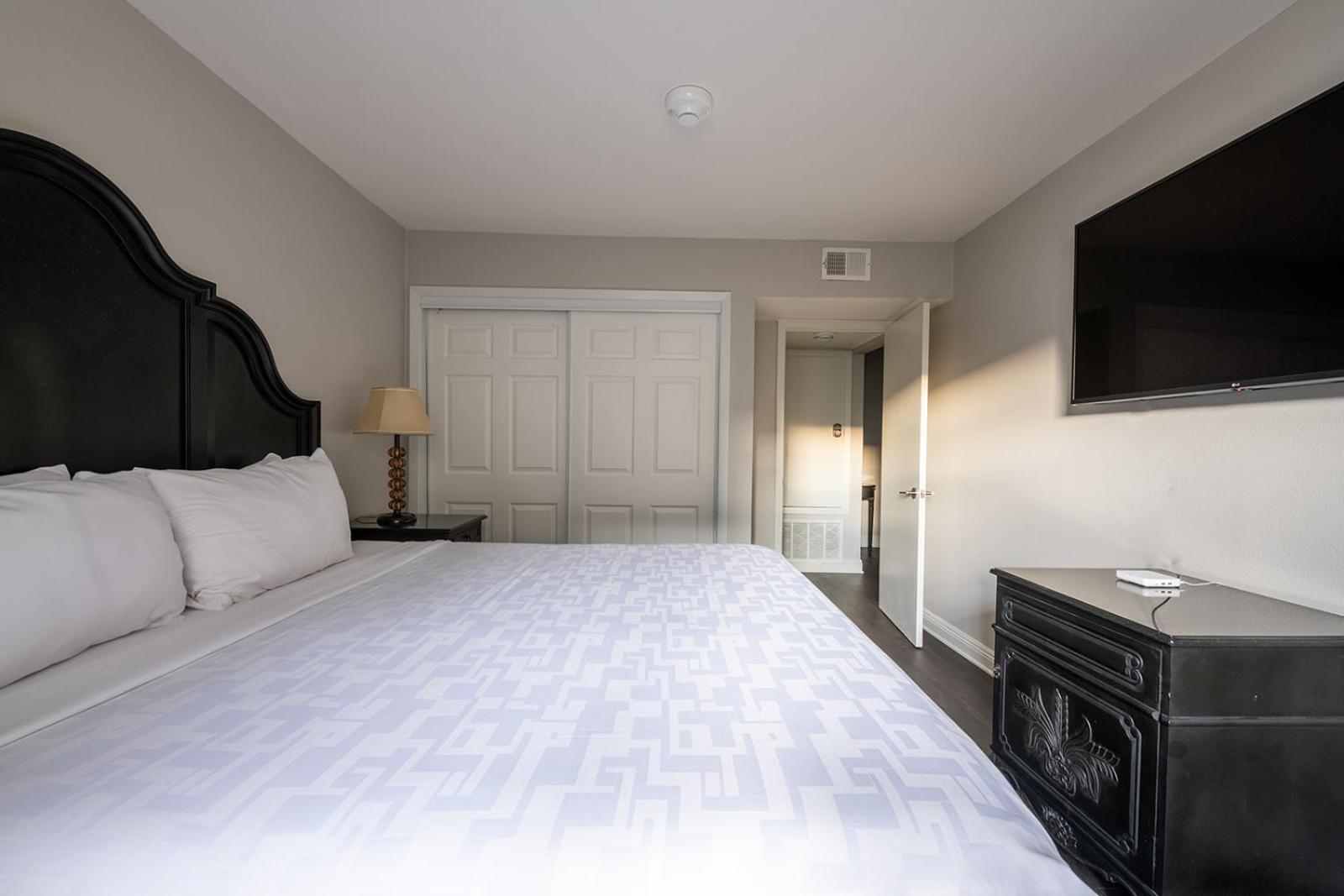 French Quarter Suites Hotel Новый Орлеан Экстерьер фото